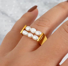  Pearl Grid Statement Ring