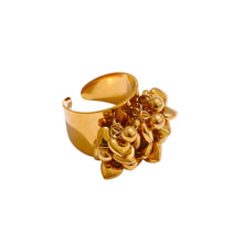  Golden Bloom Heart Ring